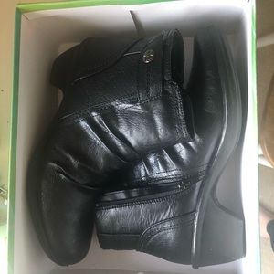 NEW black heeled comfort wave booties